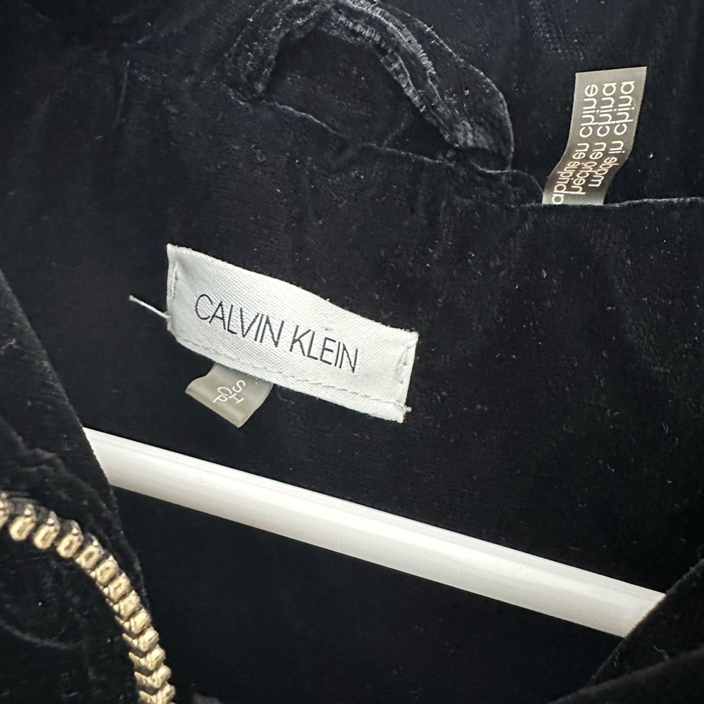 Calvin Klein Black Velvet Quilted Vest - Picture 2 of 5